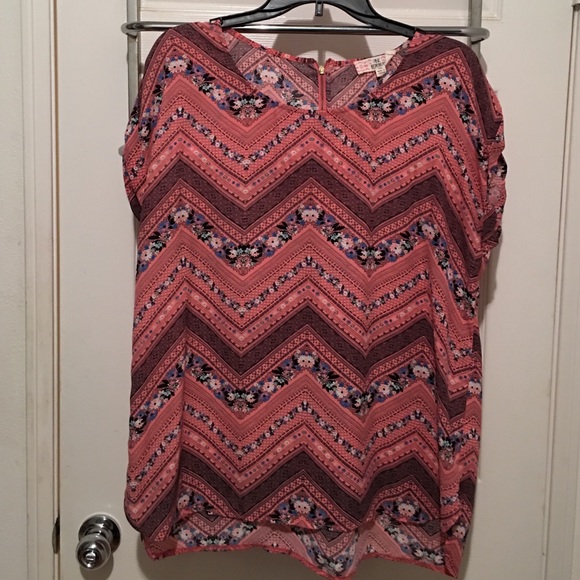 Pink Republic zip back blouse size XL.