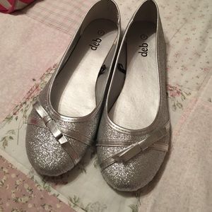 Deb silver sparkly flats