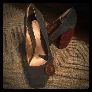 Blue Suede Mod Zinc heels with adorable buttons!