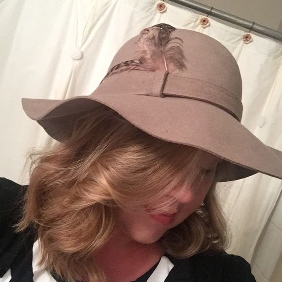 Tan Bebe Wide Brim Floppy Hat w/ Feather - Picture 4 of 4