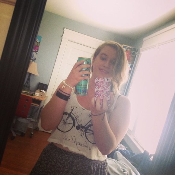 Meet your Posher, Maeve