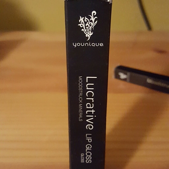 Younique lip gloss