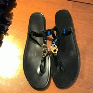 MICHAEL Kors Flip Flops( Markdown)