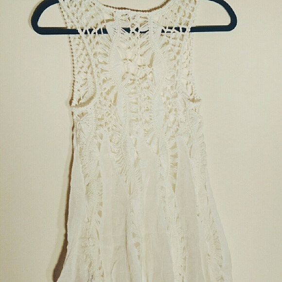 Last chance Sale❗Crochet Inset Tank - Picture 3 of 4