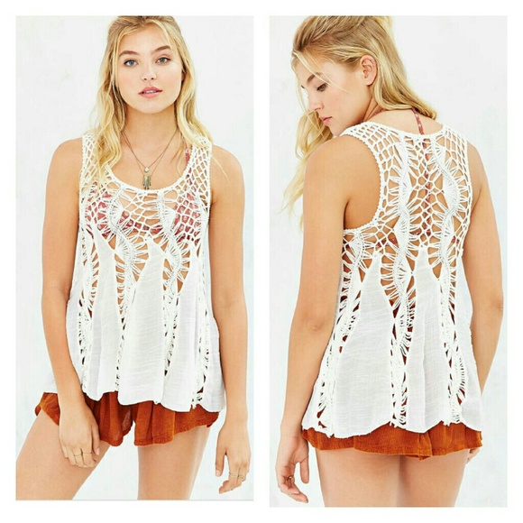 Last chance Sale❗Crochet Inset Tank - Picture 4 of 4