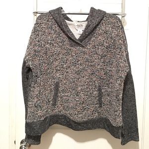 Lucky sweat shirt with hood size XL.