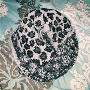 Cute Betsey johnson scarf!