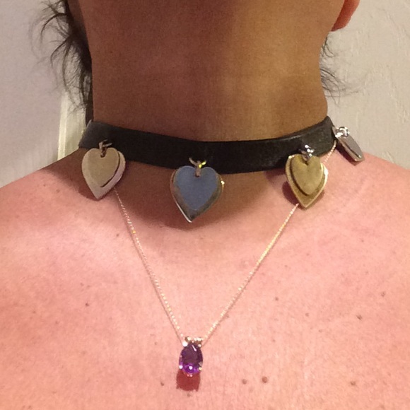Black leather choker with metal hearts - Picture 3 of 4
