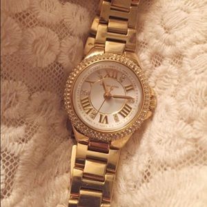 Beautiful petite Michael kors gold watch