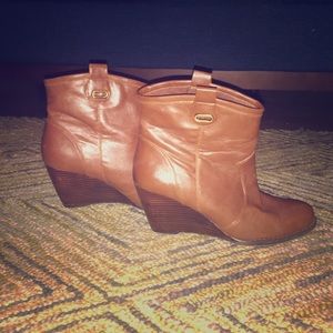 Cognac Brown Bandolino Heeled Booties!