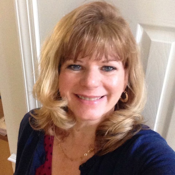 Meet your Posher, Lisa - Picture 1 of 1