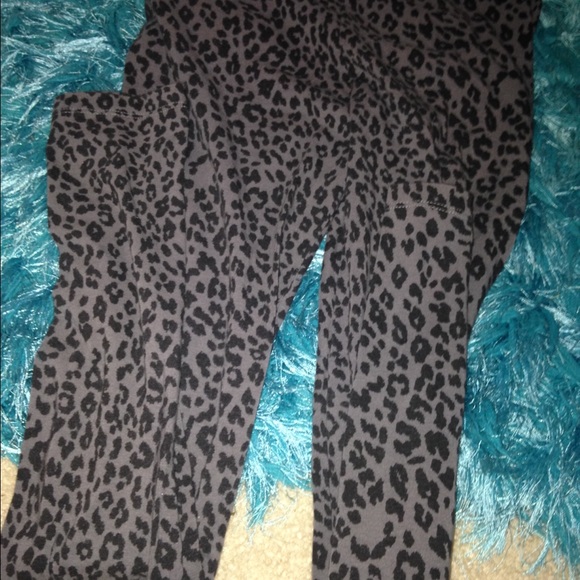 leopard print leggings!