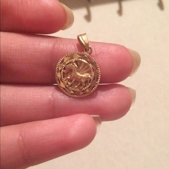 18k Horse for necklace