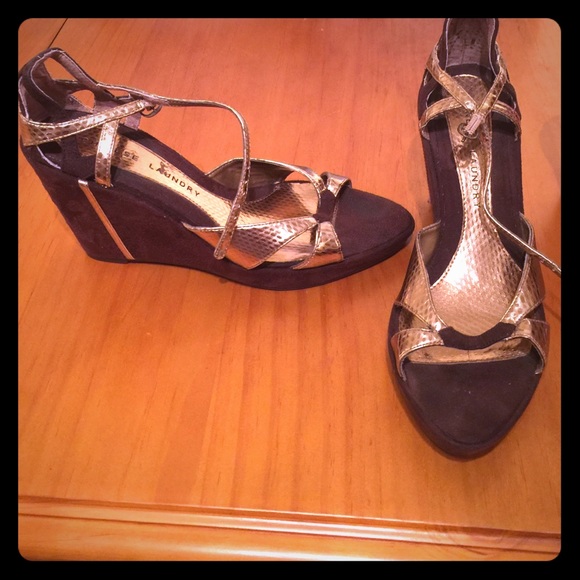 Gold & chocolate suede wedges