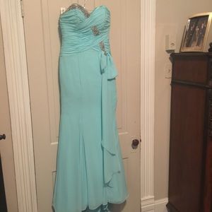 Landa Formal Gown (Sz 10 Juniors)