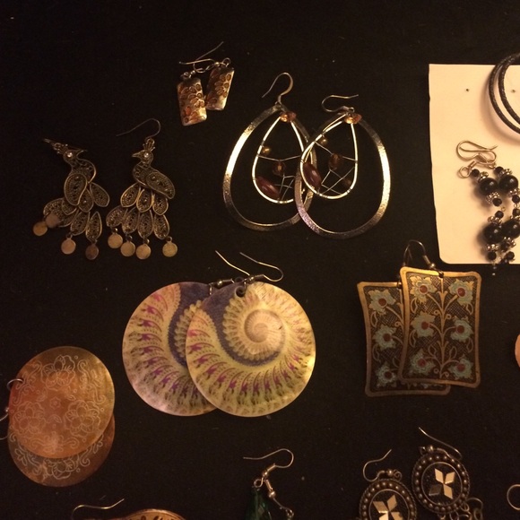 SOLD Lot of 20 earrings! - Picture 2 of 4