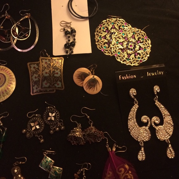 SOLD Lot of 20 earrings! - Picture 3 of 4