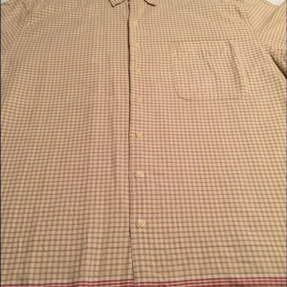 Old navy short sleeve shirt