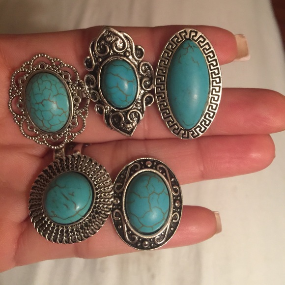 5 Turquoise Rings adjustable never been wear