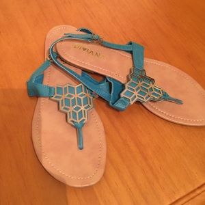Cute sandals!