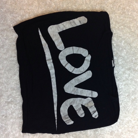 "Love" distressed crop top tee-shirt