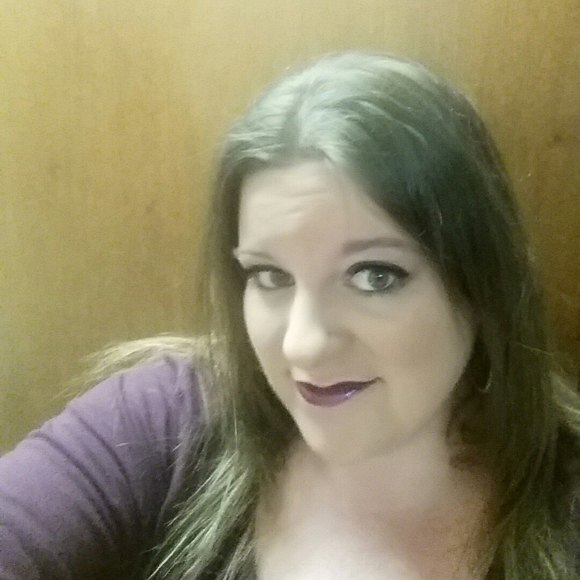 Meet your Posher, Niki - Picture 1 of 1