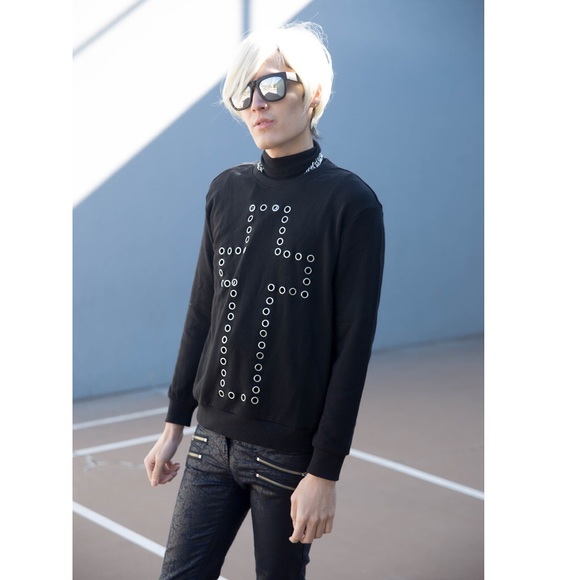Forever 21 Sweaters - ⬛️F21 Large Cross Front Black Sweater Small Gothic Forever 21 Sweaters - ⬛️F21 Large Cross Front Black Sweater Small Gothic