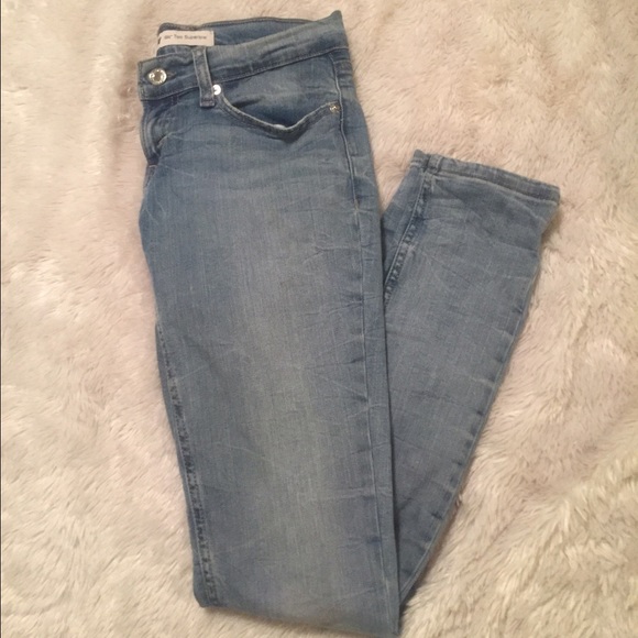 Levis