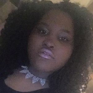 Meet your Posher, Denae