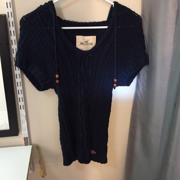 Hooded short sleeve knit sweater
