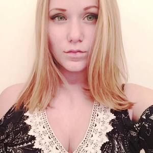 Meet your Posher, Caitlin