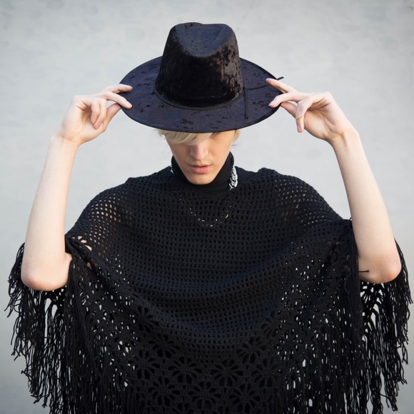 Rue21 Sweaters - ๐HP๐๐ w/tags Fringe Net Poncho Wrap Edgy Witchy Rue21 Sweaters - ๐HP๐๐ w/tags Fringe Net Poncho Wrap Edgy Witchy