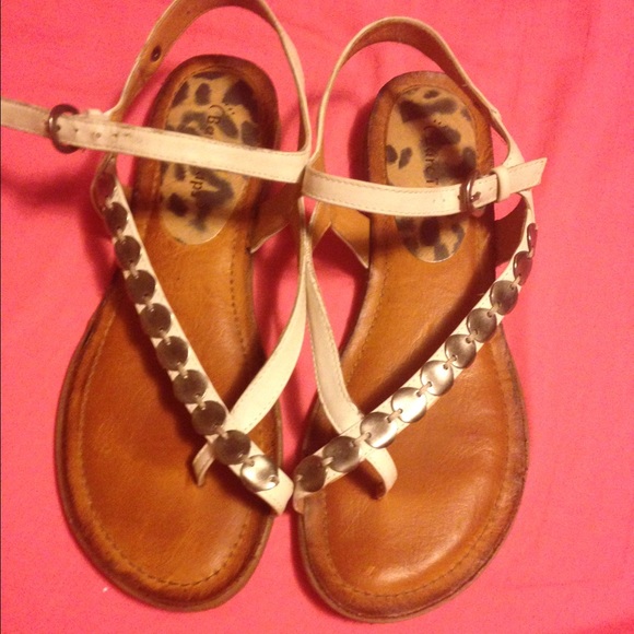 Adorable Worn once size 9 Baretraps Sandals