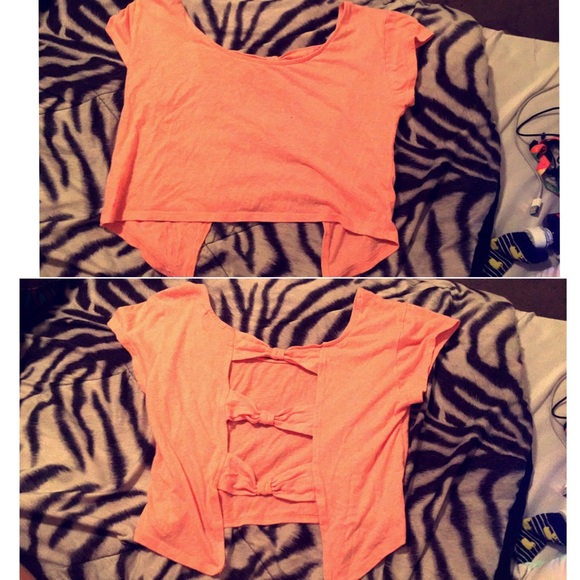 Peach crop top with bows