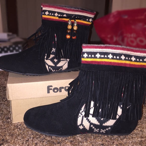 Fringe boots