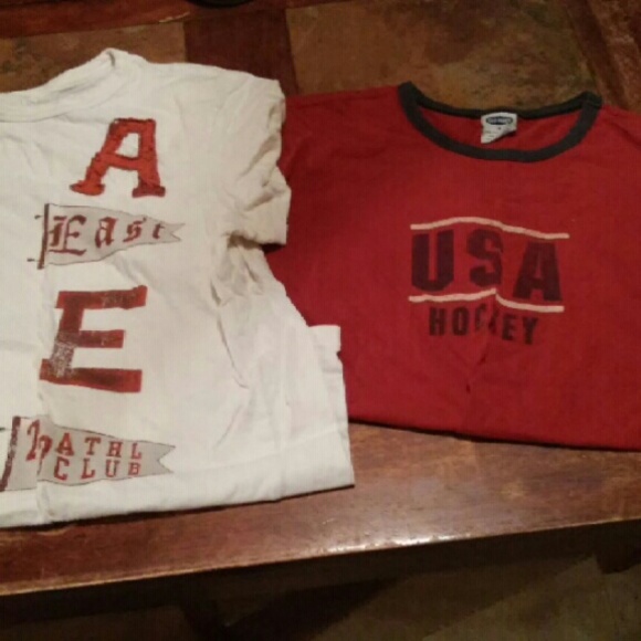 Mens/ 2 medium shirts