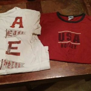 Mens/ 2 medium shirts