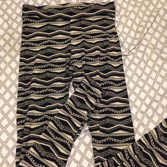PINK victoria secret Aztec style leggings size S