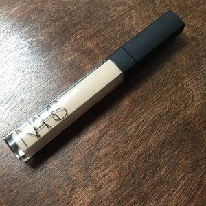 Used NARS Radiant Creamy Concealer in Vanilla
