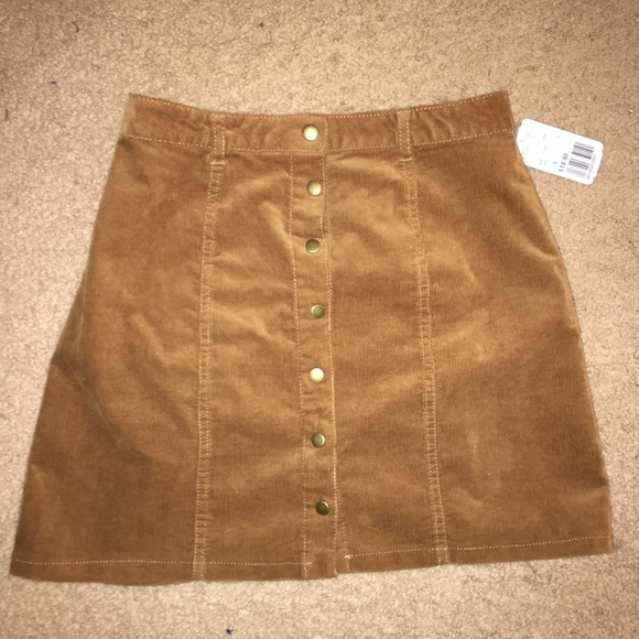 Vintage button down skirt. brand new with tags!!!!