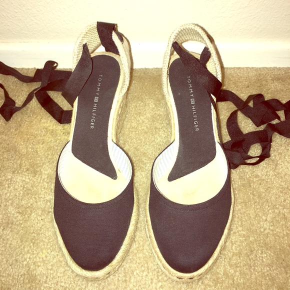 Tommy Hilfigre lace up espadrilles HARDLY USED!!!