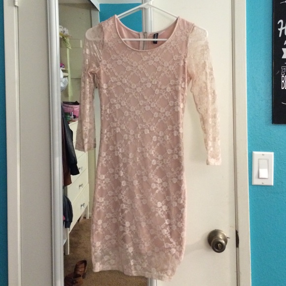 H&M cream, lace bodycon. - Picture 1 of 2
