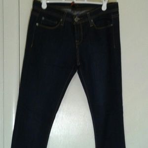 Skinny jeans with zippers on the legs