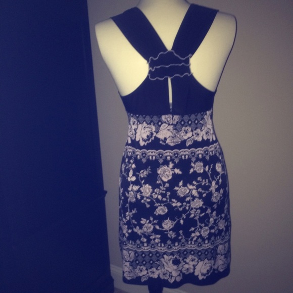 SOLD****Nightgown & matching Robe - Picture 2 of 4