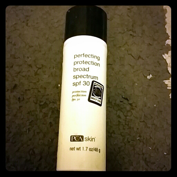 Perfecting protecting broad spectrum cream