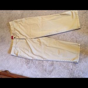 Comfy Stretch Capri Khakis 🌴