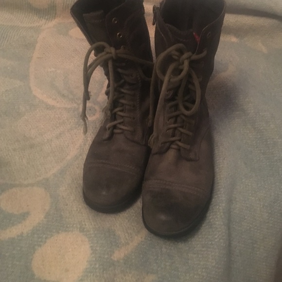 Combat boots