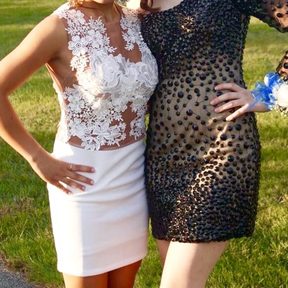 White Floral Short Homecoming Dress 👑