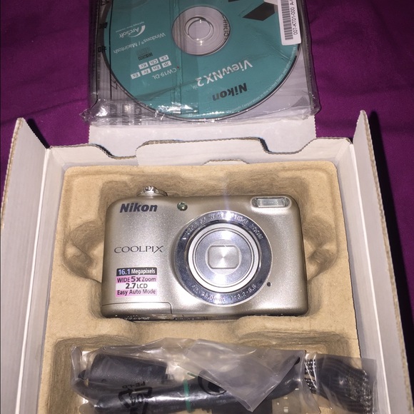 Digital camera - Picture 1 of 1