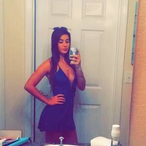 Meet your Posher, Raquel